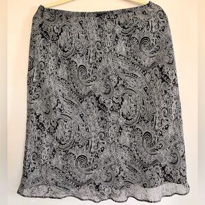 Ann Taylor 100 % silk shell skirt size 10